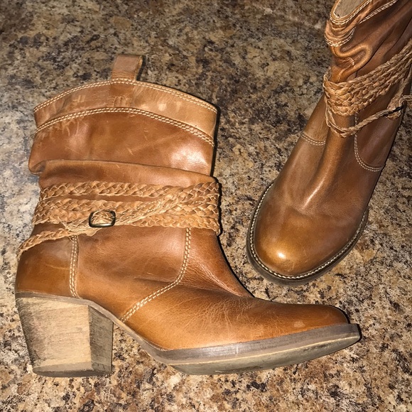 dingo Shoes - Dingo Tan leather ankle booties Heeled 7.5